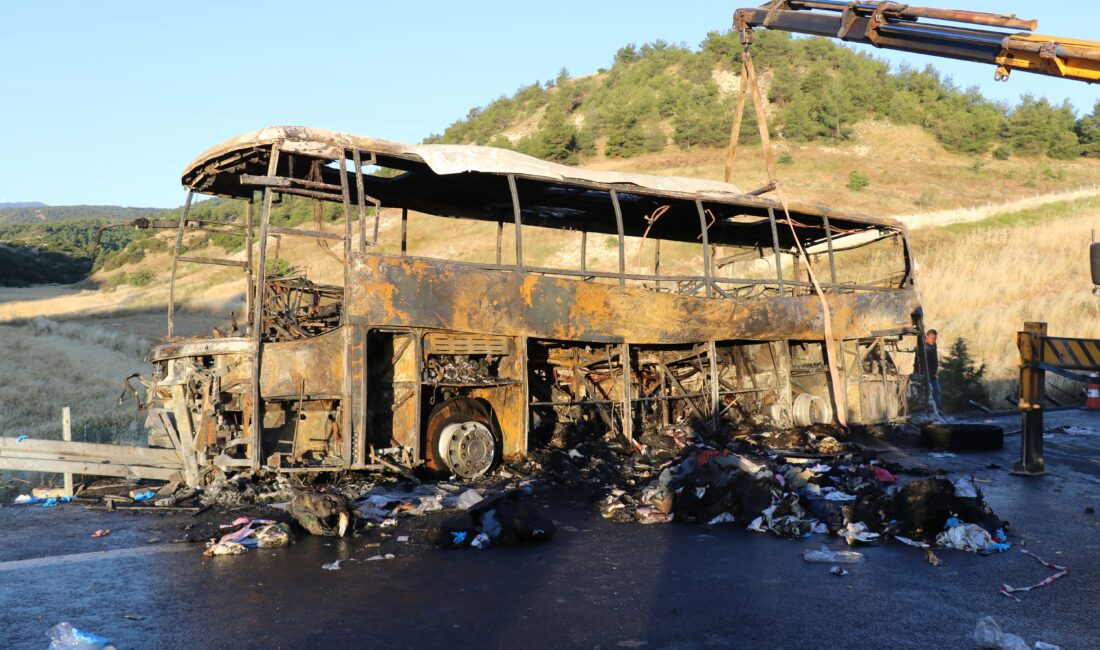 Denizli-Aydın Otoyolu Sarayköy ilçesinde sabaha karşı meydana gelen ve 8