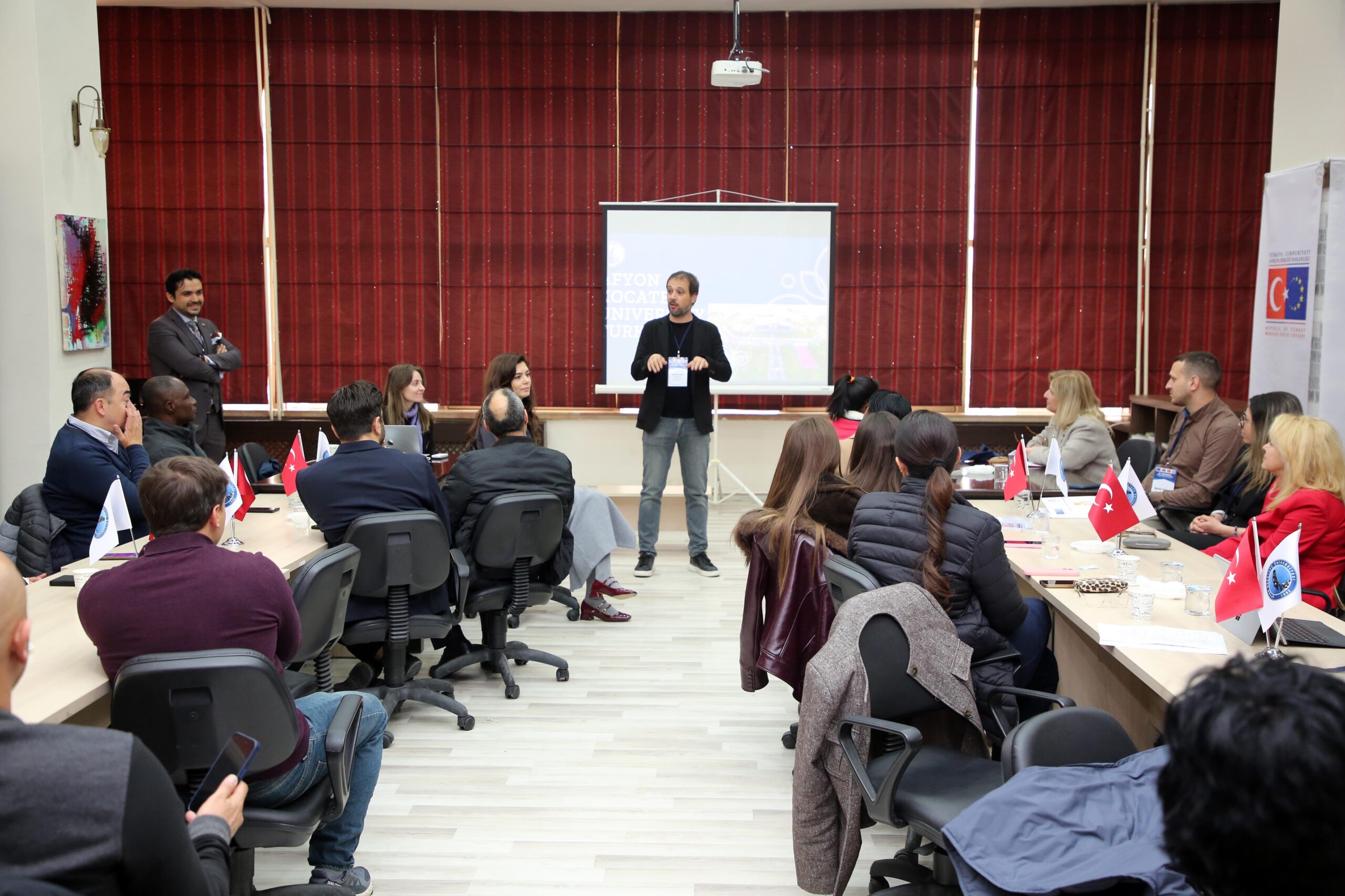 Afyon Kocatepe Üniversitesi (AKÜ) Uluslararası İlişkiler Uygulama ve Araştırma Merkezi