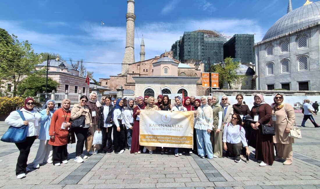 Kadınanalar Kültür Derneği tarafından düzenlenen “Şehir ve Medeniyet Yolculuğu: Gençlerle