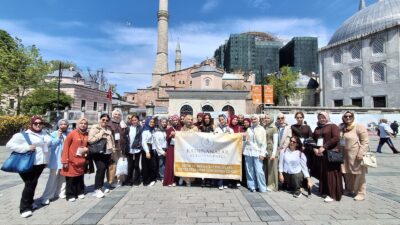 Kadınanalar Kültür Derneği tarafından düzenlenen “Şehir ve Medeniyet Yolculuğu: Gençlerle