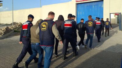 Afyonkarahisar’da güvenlik güçlerinin yürüttüğü çalışmalar kapsamında aranan şahıslar tek tek