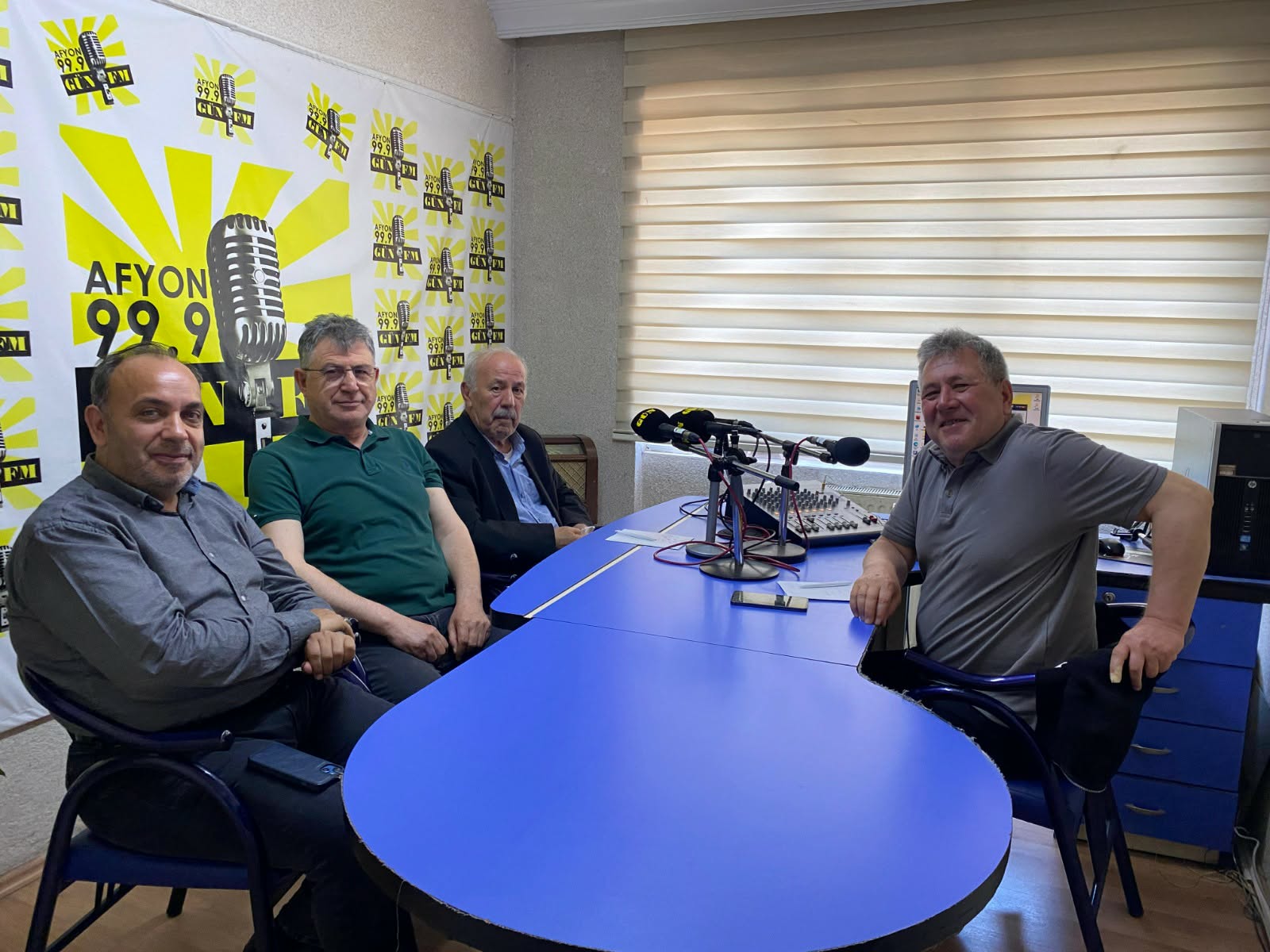 Gün FM’de yayınlanan Basın Odası programı sezon finaliyle yayınlandı. Gazeteciler