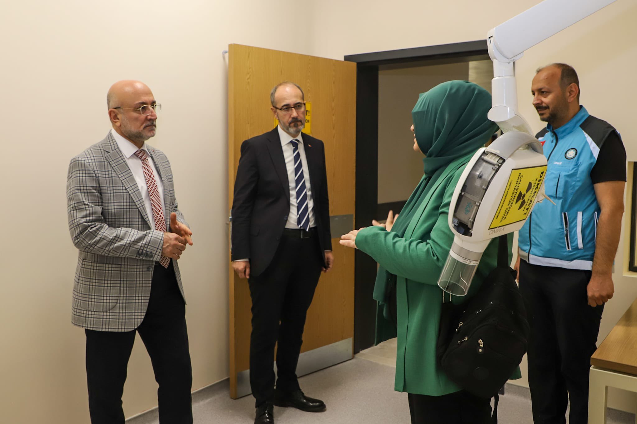Afyonkarahisar’ın sağlık alanındaki yatırımları kapsamında yapımı tamamlanan Ağız ve Diş