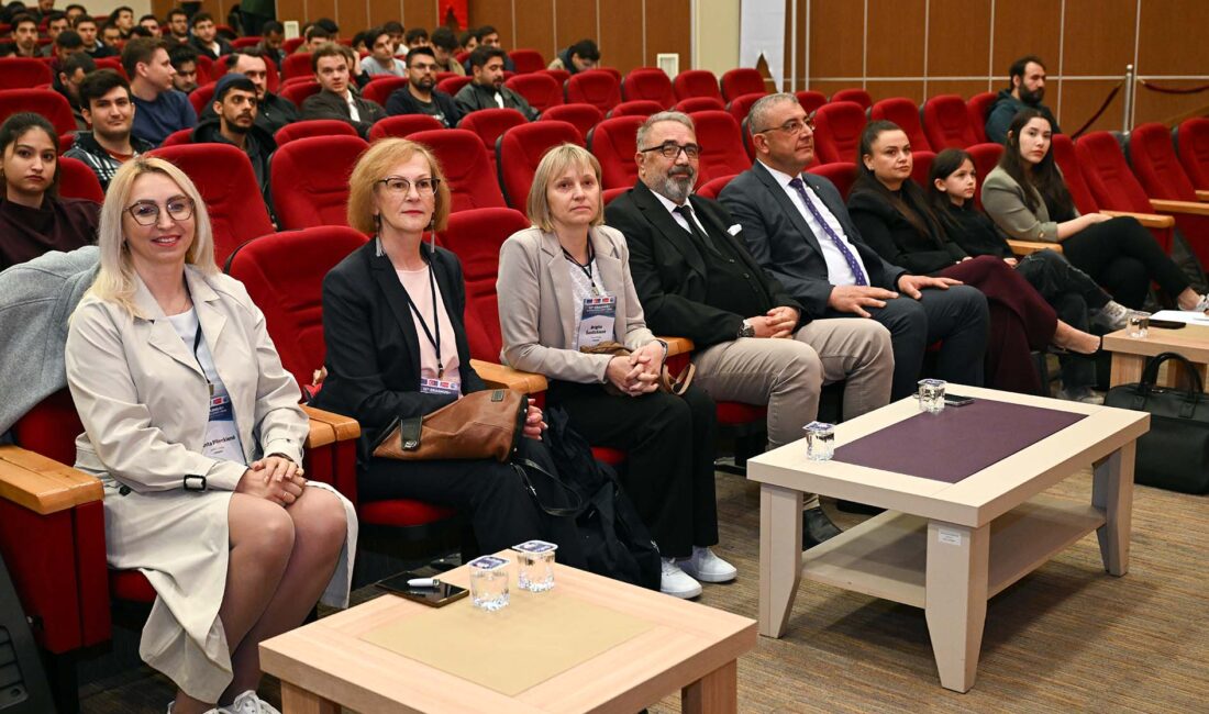 Afyon Kocatepe Üniversitesi (AKÜ) Teknoloji Fakültesi tarafından İbrahim Küçükkurt Konferans