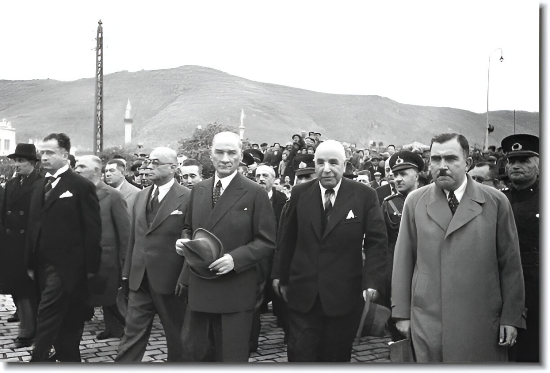 Afyonkarahisar Belediye Meclisi Mayıs ayı toplantısında, kentin yetiştirdiği önemli devlet