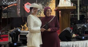 Bir otelde gerçekleşen zirve; iş, sanat ve bilim dünyasında fark