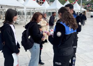 Afyonkarahisar İl Emniyet Müdürlüğü ekipleri, yaklaşan Kurban Bayramı dolayısıyla vatandaşların