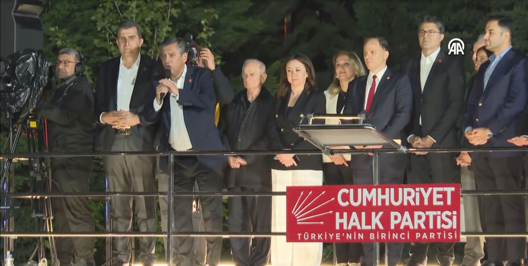 Ankara Bölge Adliye Mahkemesi 36. Hukuk Dairesinin kararıyla tedbiren CHP