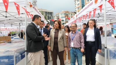 Afyonkarahisar Belediye Başkanı Burcu Köksal da Zafer Meydanı’ndaki bu anlamlı