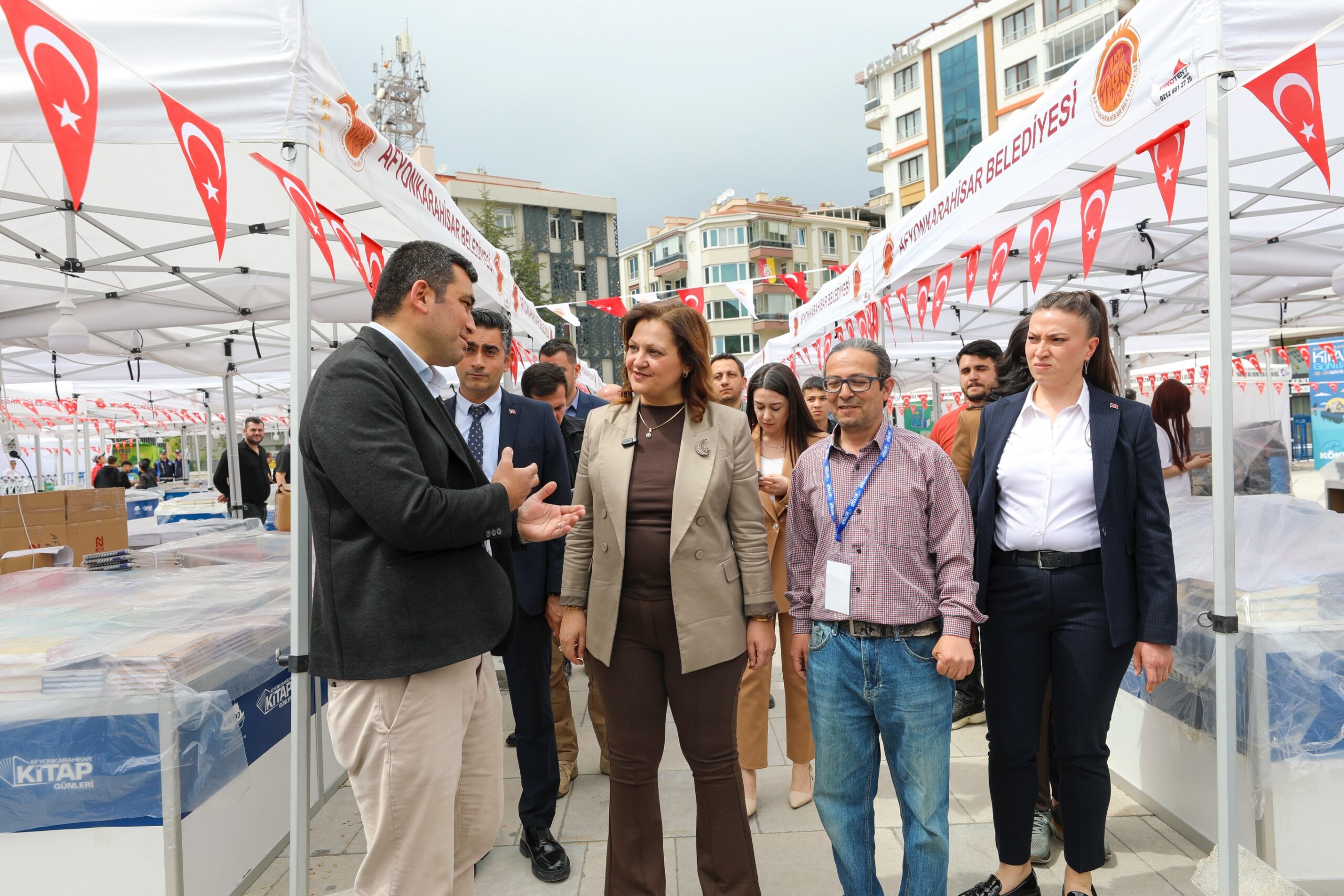 Afyonkarahisar Belediye Başkanı Burcu Köksal da Zafer Meydanı’ndaki bu anlamlı