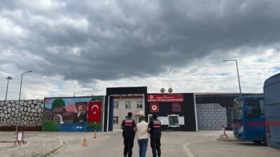 Afyonkarahisar İl Jandarma Komutanlığı tarafından Bolvadin ilçesinde aranan şahısların yakalanmasına