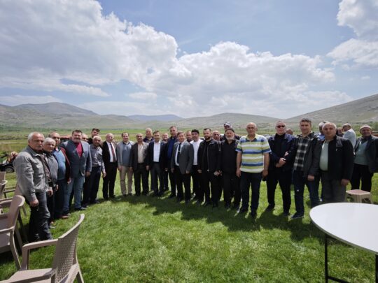 AK Parti Afyonkarahisar Milletvekili Hasan Arslan, Çay ilçesine bağlı Devederesi,