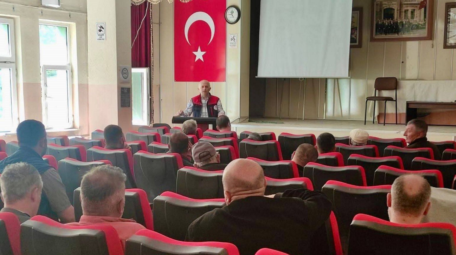 Afyonkarahisar’da çiftçilere yönelik Kırsal Kalkınma Yatırım Programı (KKYP) çerçevesinde bilgilendirme