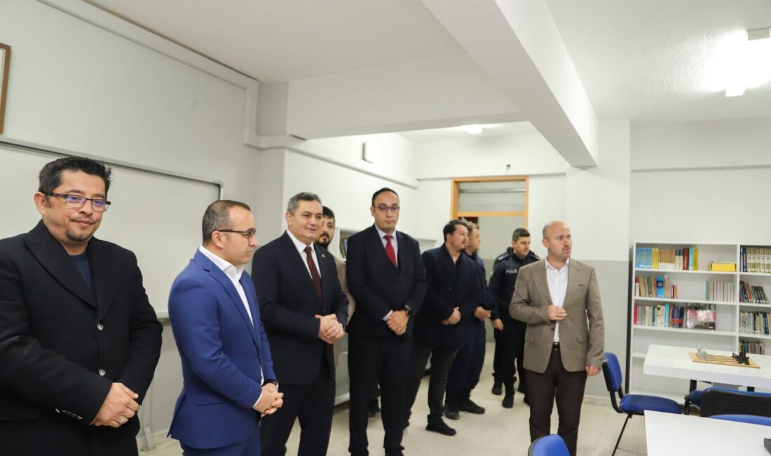 Çobanlar Kaymakamı Nazmi Yücel, Çobanlar Belediye Başkanı Ali Ali Altuntaş,