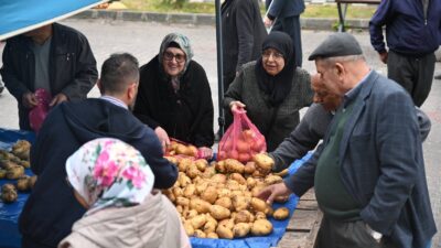 Emirdağ Belediyesi tarafından hizmete sunulan Cumartesi Pazarı, bölgenin en uygun