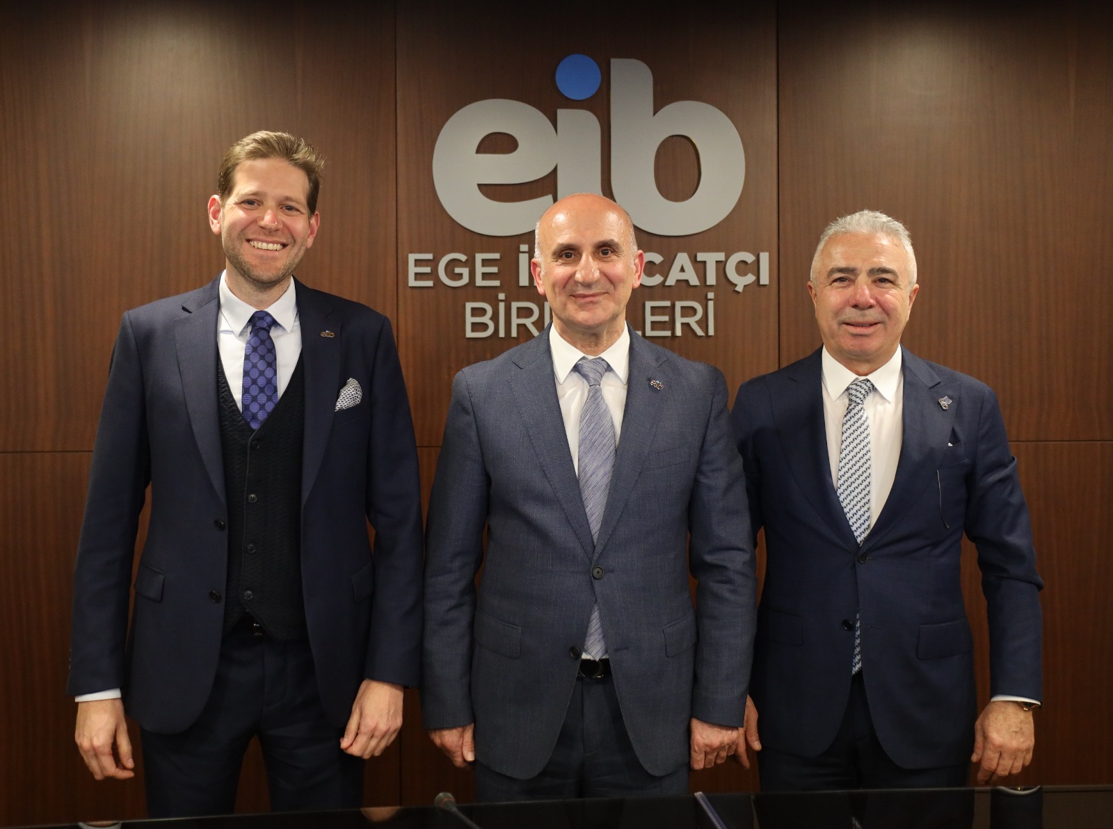Ege İhracatçı Birlikleri (EİB) Koordinatör Başkanlığı’na Muhammet Öztürk seçildi. Bünyesinde