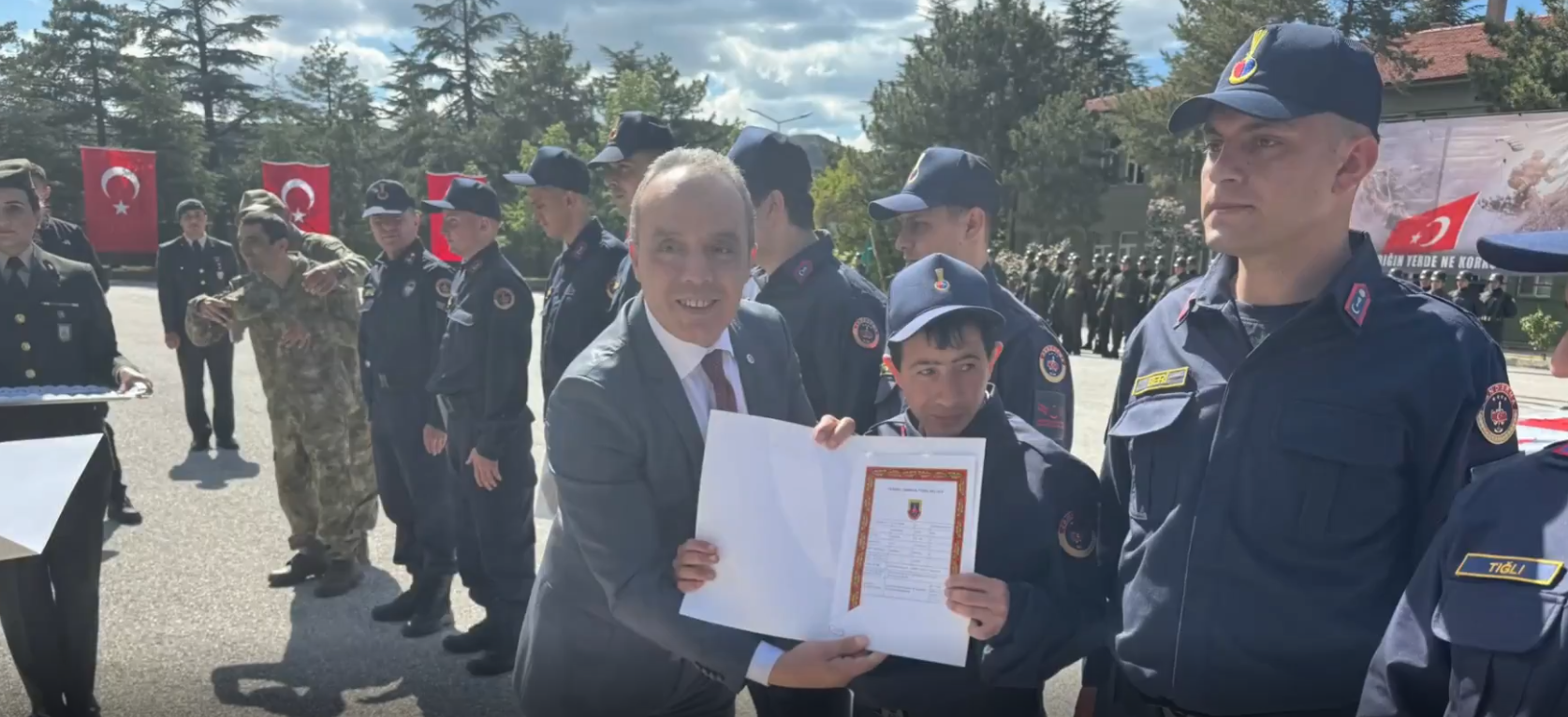 Afyonkarahisar İl Emniyet Müdürü Ahmet Birtan Erol, Engelliler Haftası kapsamında