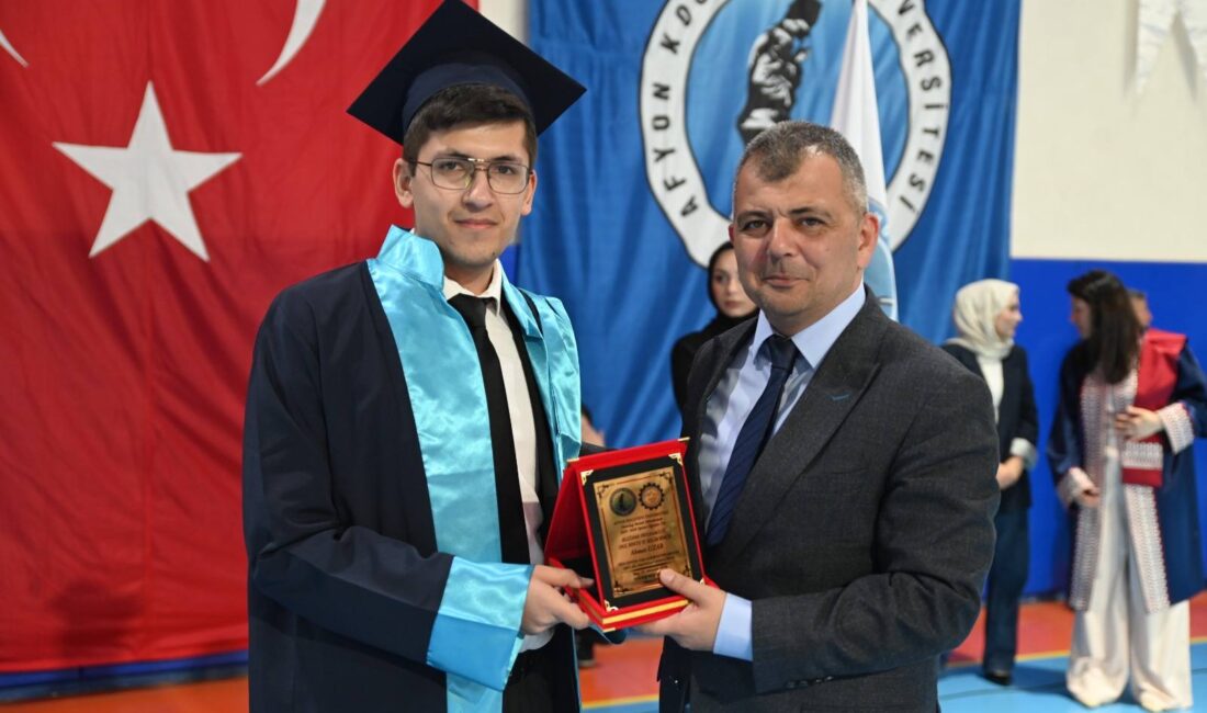 Emirdağ Meslek Yüksekokulu tarafından düzenlenen 2025-2026 Akademik Yılı Mezuniyet Töreni,