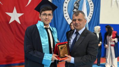 Emirdağ Meslek Yüksekokulu tarafından düzenlenen 2025-2026 Akademik Yılı Mezuniyet Töreni,