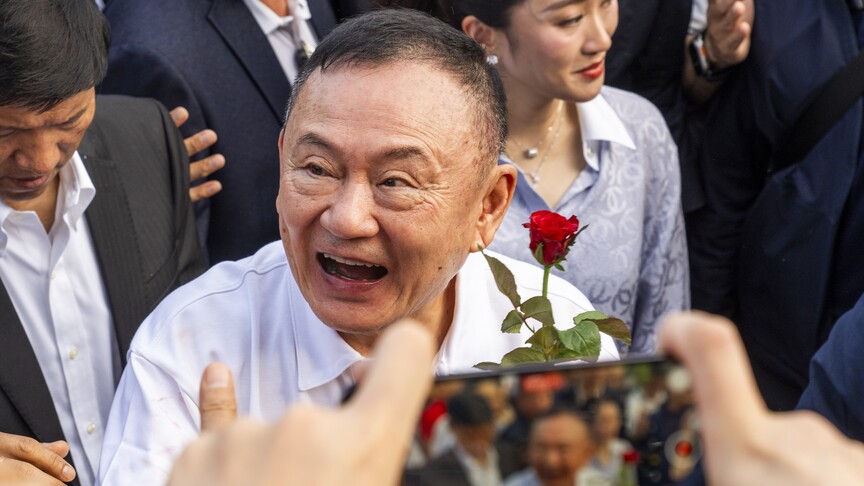 Tayland'ın eski Başbakan Thaksin Şinavatra, geçmişteki yolsuzluk ve yetkiyi kötüye