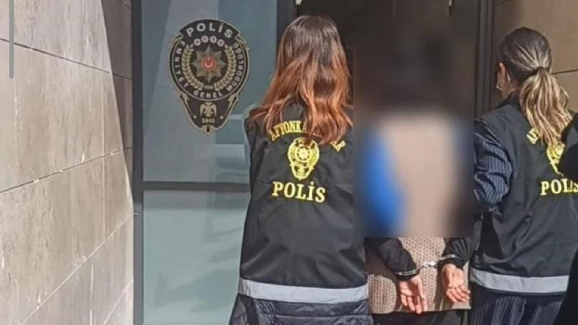 Afyonkarahisar'da polis ekiplerinin yürüttüğü operasyon neticesinde, hakkında kesinleşmiş uzun süreli