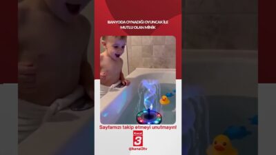 Banyoda oynadığı oyuncak ile mutlu olan minik… 📶https://kanal3.com.tr/ Sosyal Medya