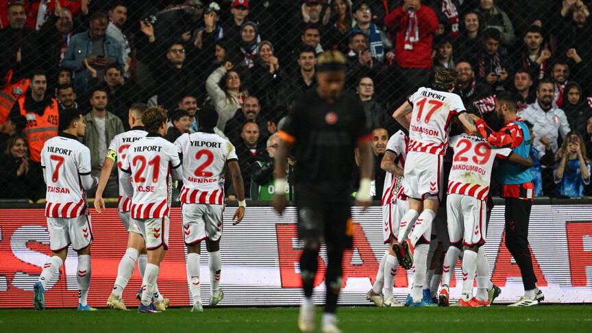 Galatasaray, Trendyol Süper Lig'in 32. haftasında Samsunspor'a deplasmanda 4-1 mağlup
