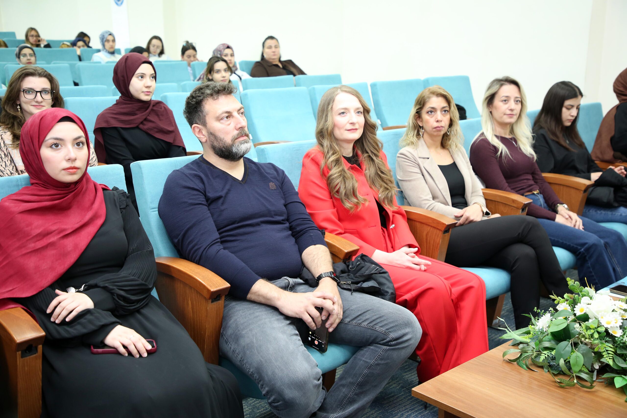 Afyon Kocatepe Üniversitesi (AKÜ) Afyon Meslek Yüksekokulunda (MYO) Çocuk Bakım