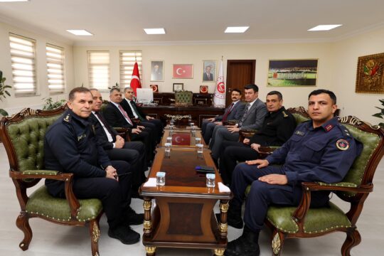 Afyonkarahisar Valisi Dr. Naci Aktaş, ilçe ziyaretleri kapsamında Emirdağ Kaymakamlığına