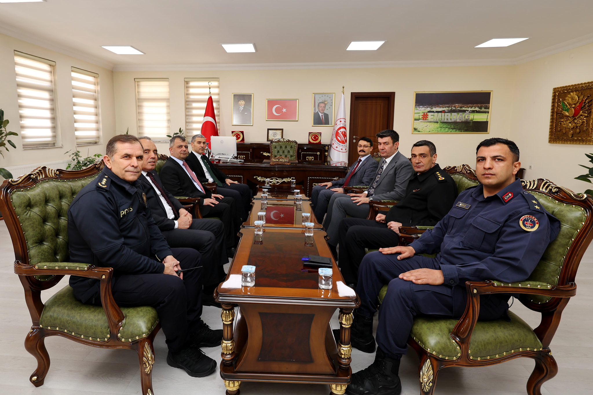 Afyonkarahisar Valisi Dr. Naci Aktaş, ilçe ziyaretleri kapsamında Emirdağ Kaymakamlığına