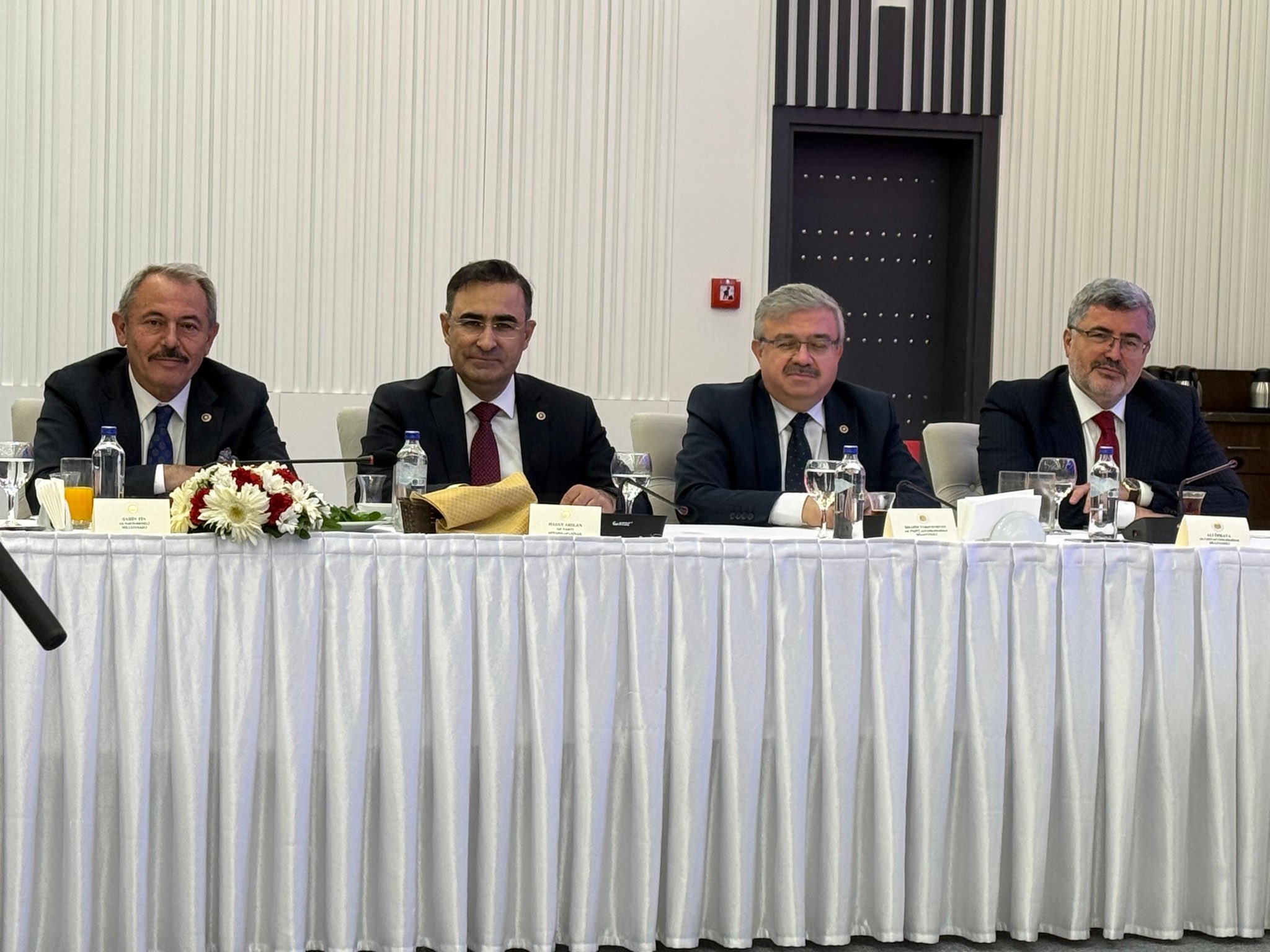 AK Parti Afyonkarahisar milletvekilleri Ali Özkaya, İbrahim Yurdunuseven ve Hasan