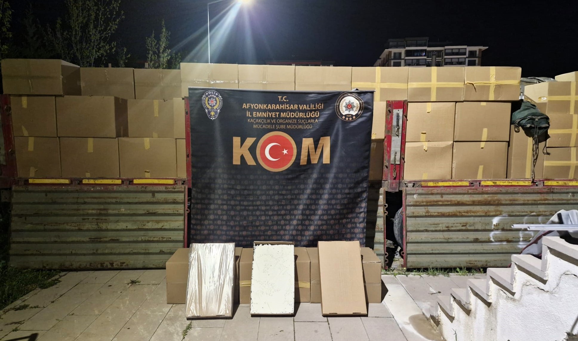 Afyonkarahisar İl Emniyet Müdürlüğü ekiplerinin kaçakçılık faaliyetlerinin önlenmesine yönelik yürüttüğü