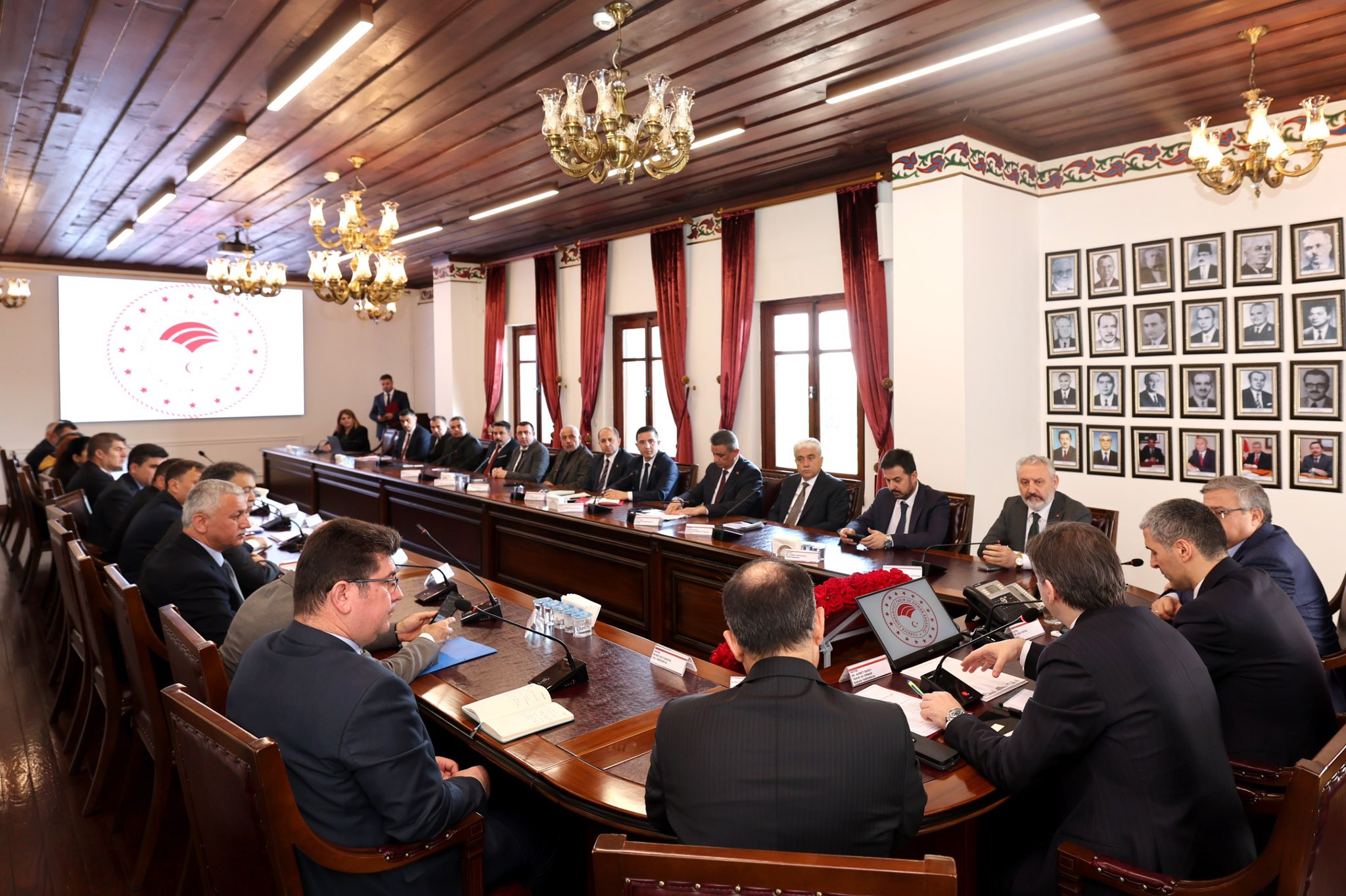 Çeşitli temaslarda bulunmak üzere Afyonkarahisar’a gelen Tarım ve Orman Bakan