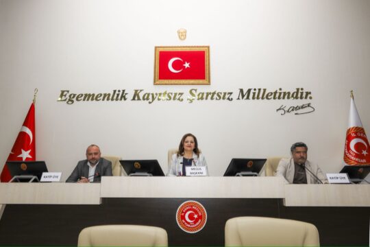 Afyonkarahisar Belediye Başkanı Burcu Köksal, sosyal medya hesabı üzerinden yaptığı