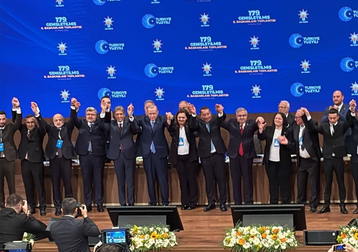Afyonkarahisar siyasetinde taşları yerinden oynatacak çok önemli bir gelişme yaşandı.