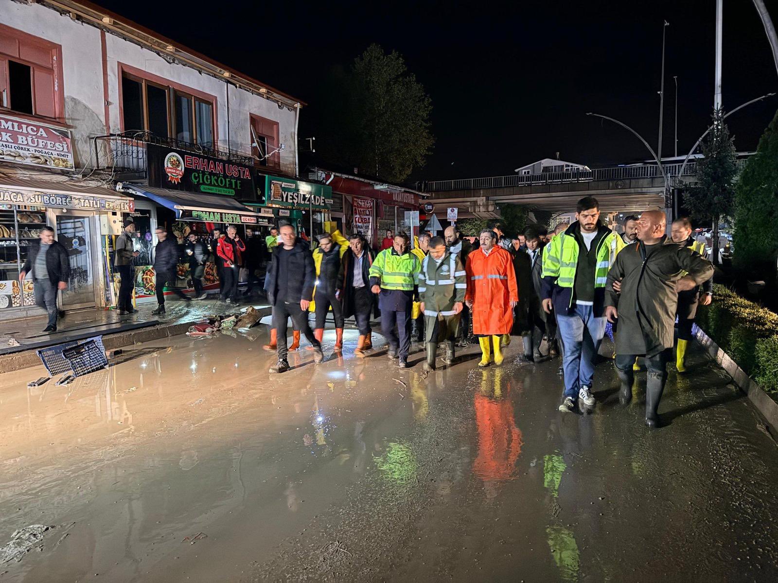 Meteoroloji Genel Müdürlüğü'nün sarı kodlu uyarısının ardından Türkiye'nin birçok bölgesinde