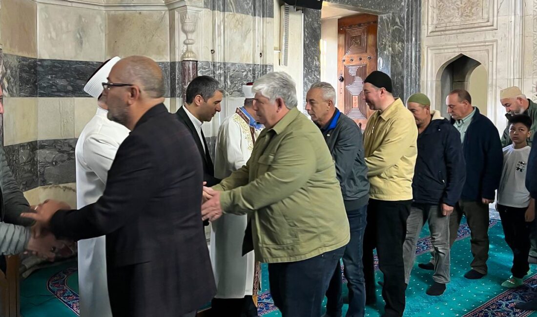 Afyonkarahisar Valisi Dr. Naci Aktaş, Kurban Bayramı namazını kentin tarihi