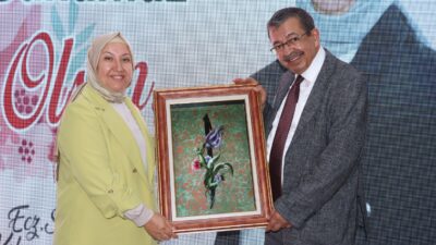 Hukukçu yazar Hayati İnanç’ın katılımıyla gerçekleşen “Anneler Günü” söyleşi programı,