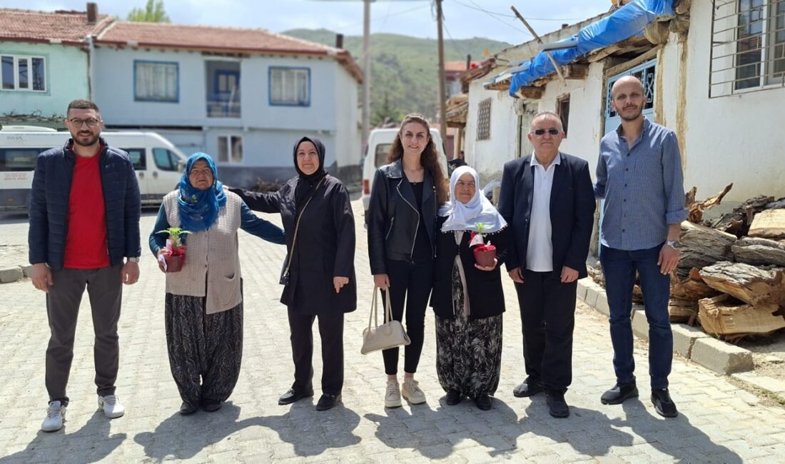 AK Parti Merkez İlçe Başkanı Halit Özdemir, Anneler Günü dolayısıyla