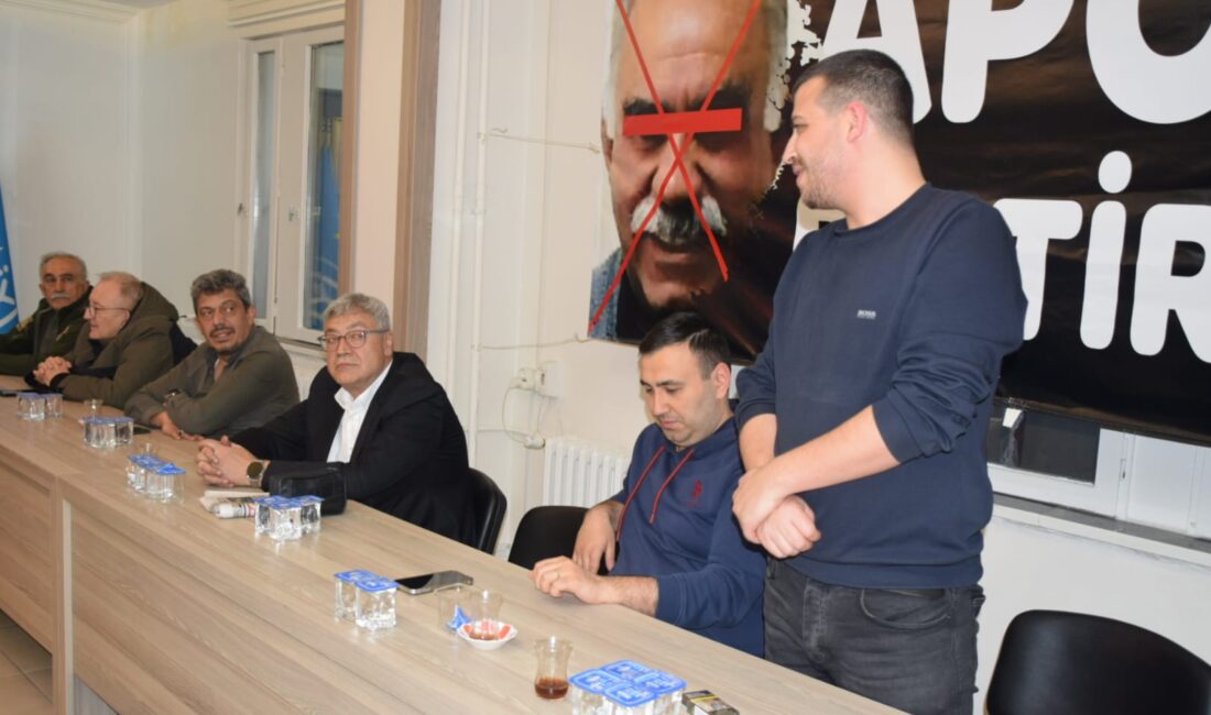 İYİ Parti Afyonkarahisar İl Başkanlığı’nda, İl Başkanı Muhammet Mısırlıoğlu başkanlığında