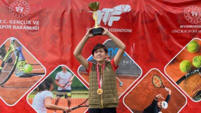 Türkiye Tenis Federasyonunun Afyonkarahisar’da gerçekleştirdiği 12 yaş hafta sonu turnuvasında