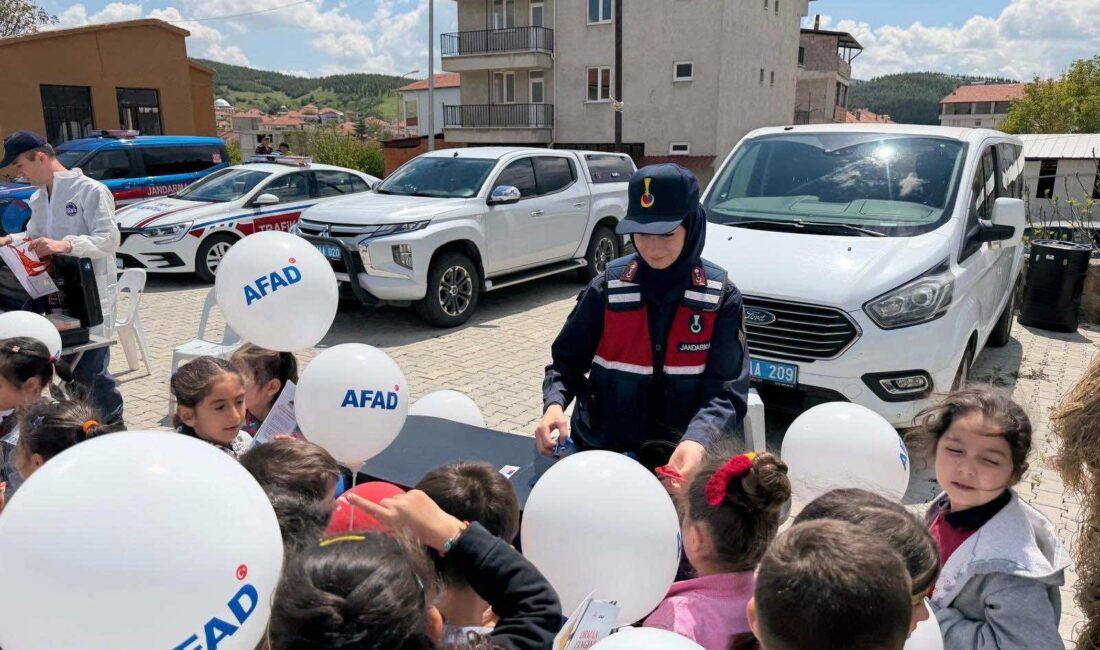 Afyonkarahisar İl Jandarma Komutanlığı, Hocalar ilçesinde düzenlenen Gençlik Festivali kapsamında