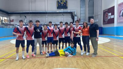 Liselerarası Genç Erkekler 2. Küme Futsal Turnuvası grup final müsabakasında