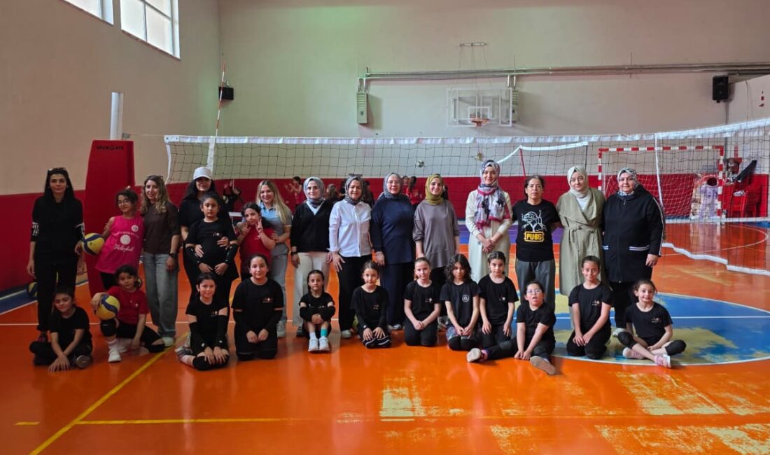​Kurşun Spor, Anneler Günü’ne özel düzenlediği voleybol turnuvasıyla renkli görüntülere
