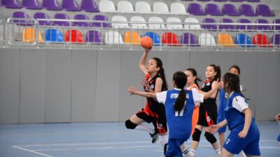 Afyonkarahisar’da düzenlenen Kulüpler Hentbol Minik Kızlar İl Birinciliği müsabakaları, renkli