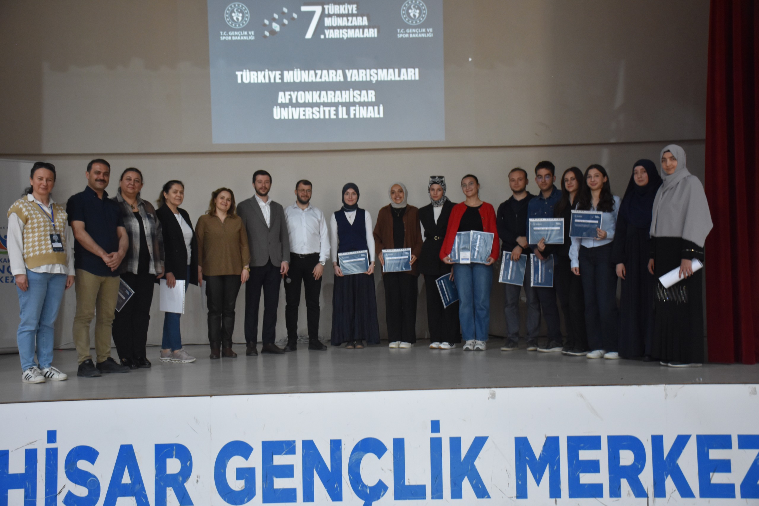 Afyonkarahisar Gençlik Merkezi’nde düzenlenen Türkiye 7. Münazara Ligi İl Finalleri