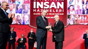 İzmir'in Bergama ilçesinde, antik çağın mirası parşömen üretimini geleneksel yöntemlerle