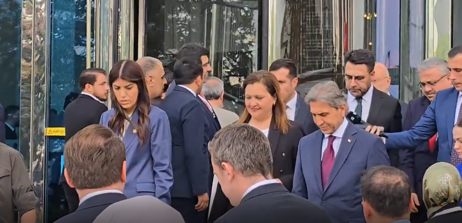 AK Parti Genel Merkezine gelen Afyonkarahisar Belediye Başkanı Burcu Köksal,