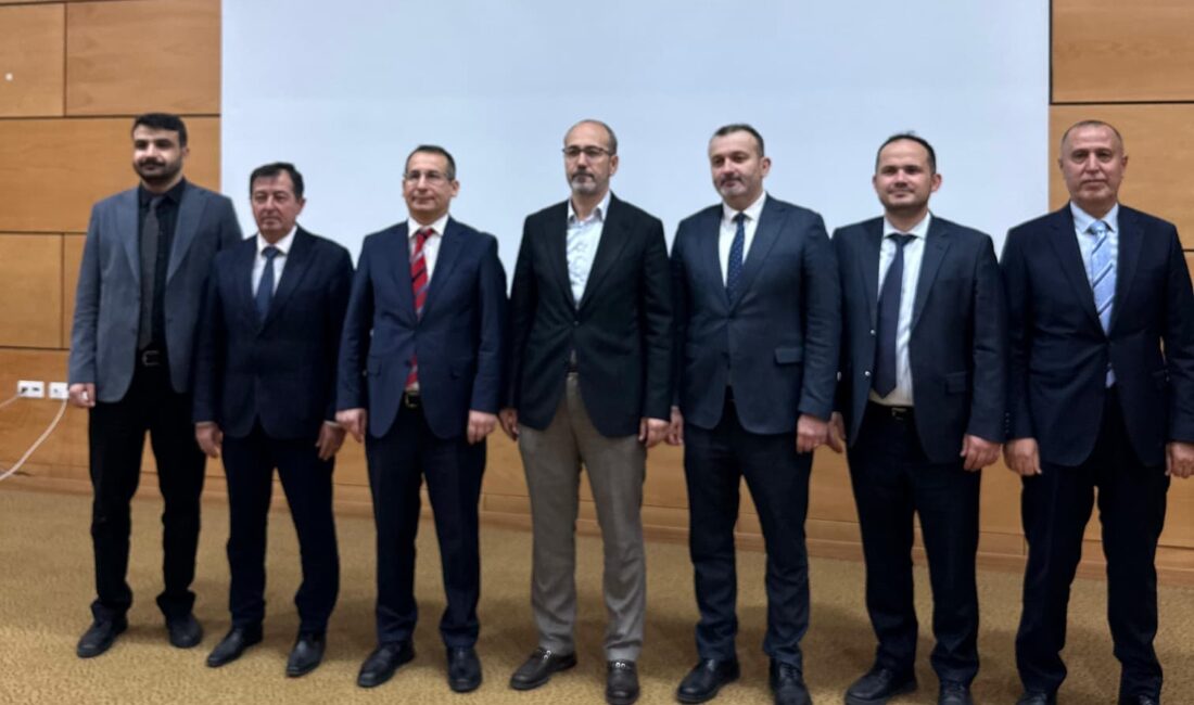 Sağlık hizmetlerinin değerlendirilmesi ve geliştirilmesine yönelik toplantı, Afyonkarahisar’da yapıldı. Toplantıda