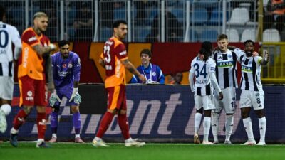 Şampiyon Galatasaray, Trendyol Süper Lig'de sezonu Kasımpaşa mağlubiyetiyle kapattı.